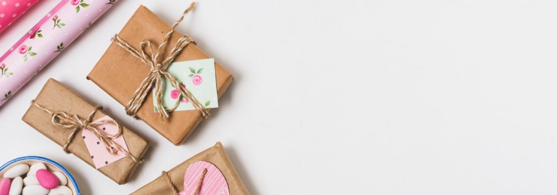 Νονός & Νονά: Η «Αποστολή Πάσχα» δεν θέλει άγχος, θέλει αγάπη (και λίγη βοήθεια!)