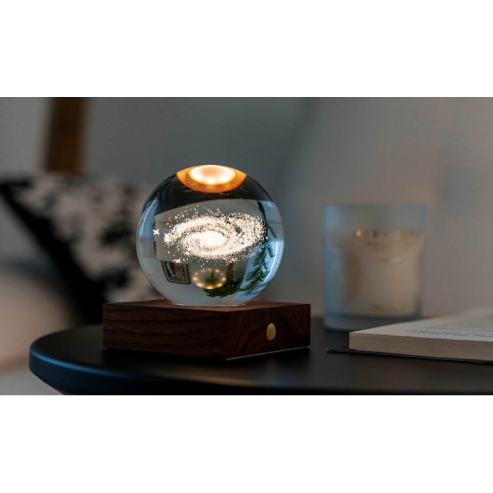 GINGKO AMBER CRYSTAL LIGHT ΚΡΥΣΤΑΛΛΙΝΗ ΣΦΑΙΡΑ ΜΕ ΒΑΣΗ ΓΑΛΑΞΙΑΣ 12ΕΚ (G025GA)