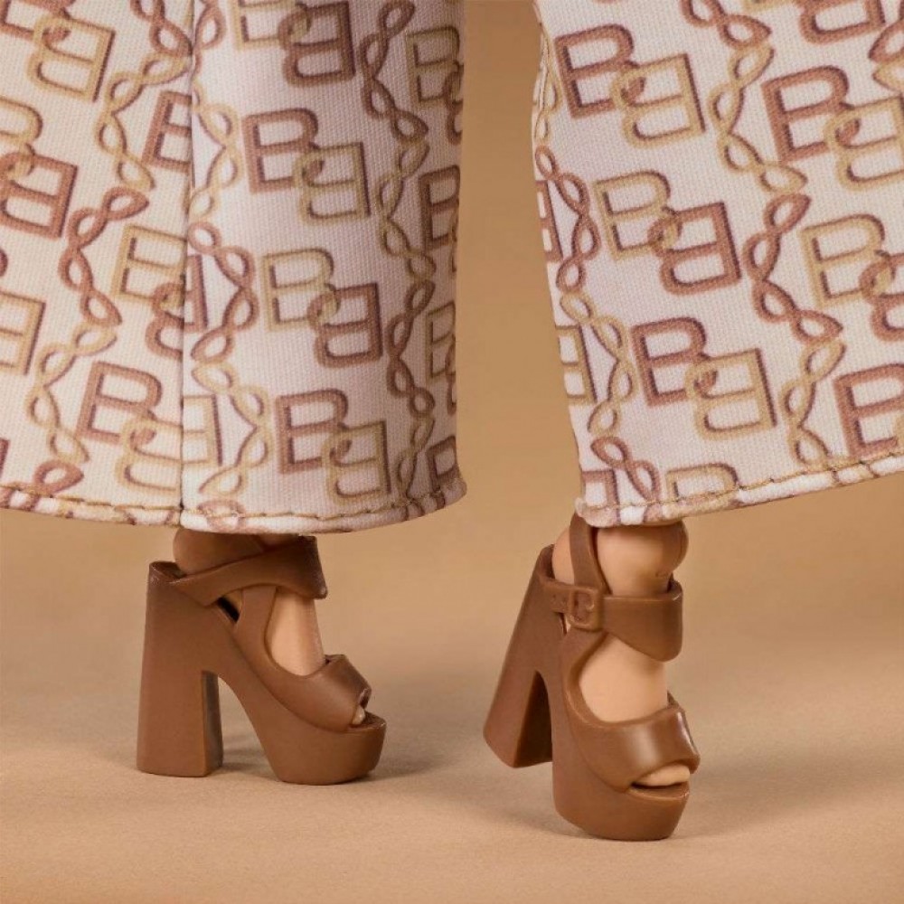 BARBIE BASICS ΚΟΥΚΛΑ ΞΑΝΘΙΑ (JJX26)