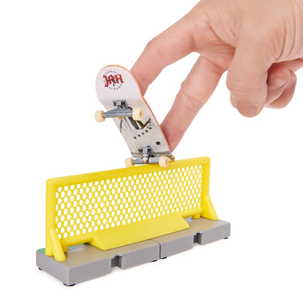 Tech Deck (VS) Versus Series Sk8shop, 2 Μινιατούρες Τροχοσανίδες - 1 Εμπόδιο/Ράμπα