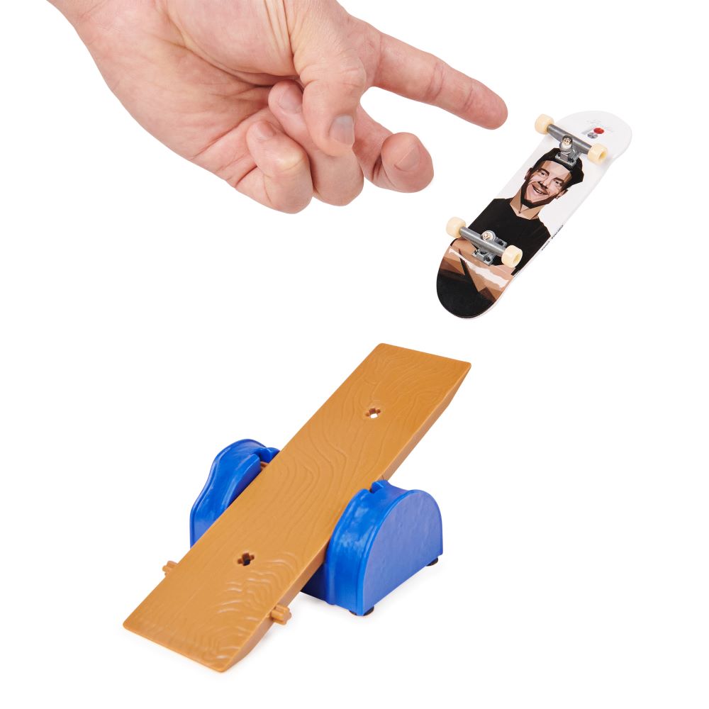 Tech Deck (VS) Versus Series Sk8shop, 2 Μινιατούρες Τροχοσανίδες - 1 Εμπόδιο/Ράμπα