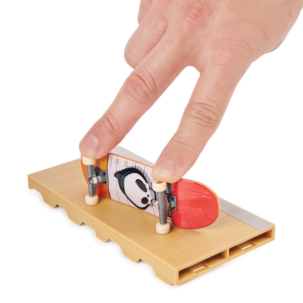 Tech Deck (VS) Versus Series Sk8shop, 2 Μινιατούρες Τροχοσανίδες - 1 Εμπόδιο/Ράμπα