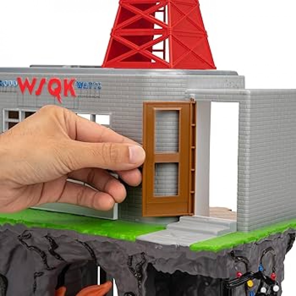 STRANGER THINGS STATION WSQK ΜΕ ΦΙΓΟΥΡΑ & ΑΞΕΣΟΥΑΡ ΦΩΣ-ΗΧΟ (JWST0004)